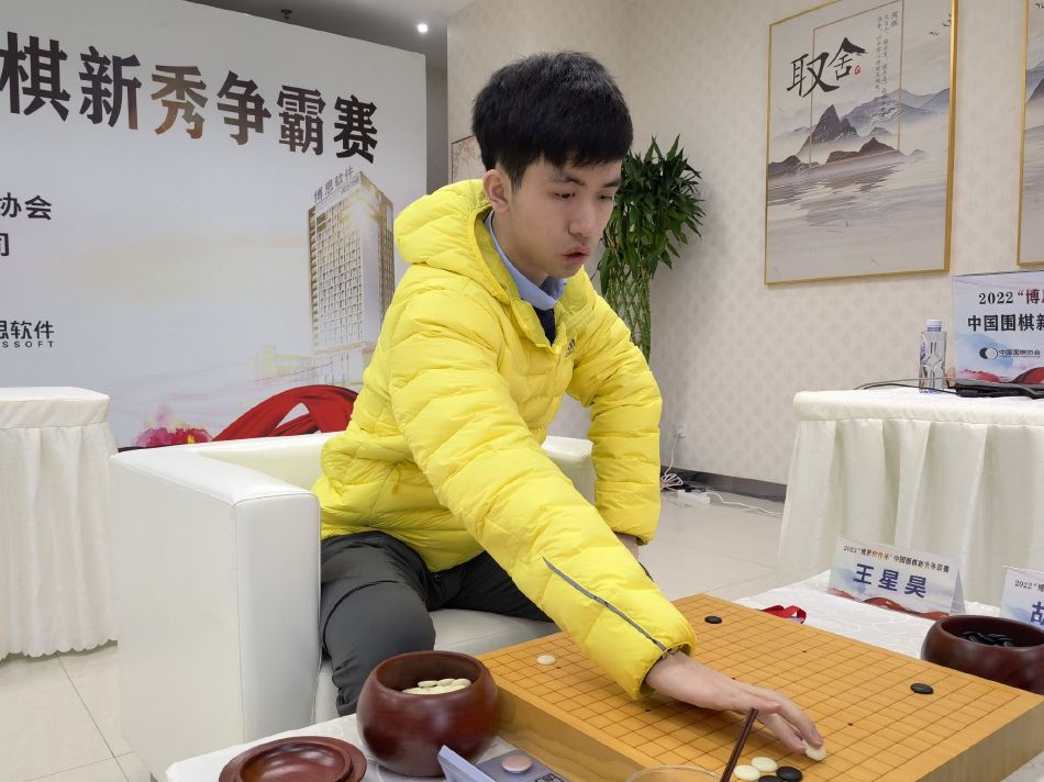 文淇 饰 小米 《嘉年华》文荣奖组委会的颁奖词指出，《银河补习班》直面当代教育之痛，痛不在教育体制外壳，在于家庭、学校和社会能否形成合力，给孩子以保持性的成长环境